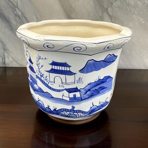 Vintage Chinese Hand Painted Porcelain Planter Cachepot 4" Scalloped Edge